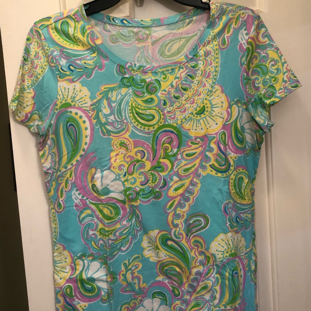 Soft Lily Pulitzer cotton round neck tee.